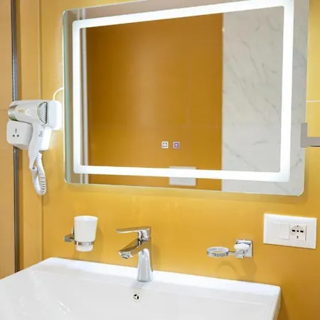 Veranda Boutique 1 Отель 3*